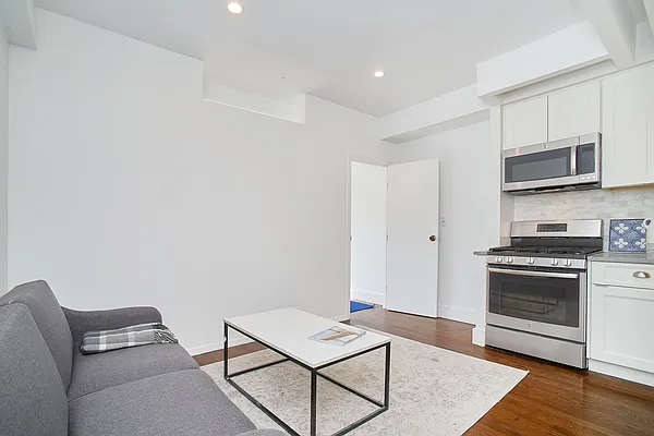 Rented by REAL New York | media 2