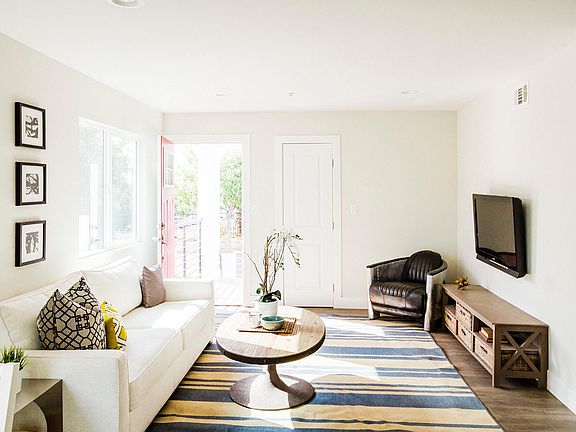 2nd image of 3672 Percy St #1