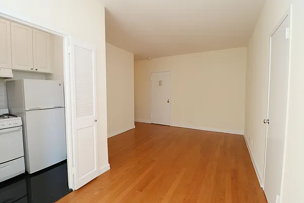 Rented by Halstead Real Estate | media 4