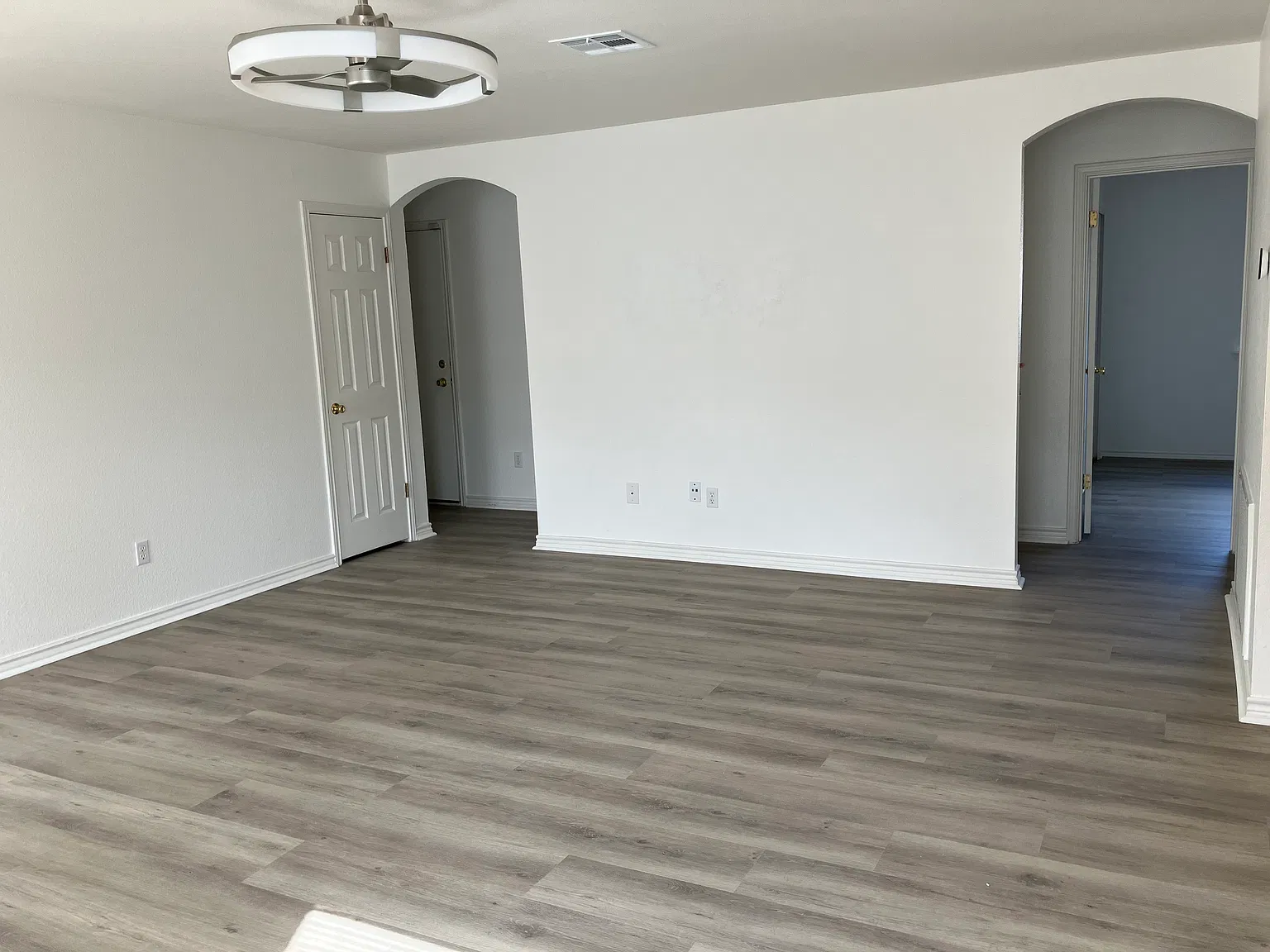4 bed, 1604 sqft, $1,900 — Photo 3