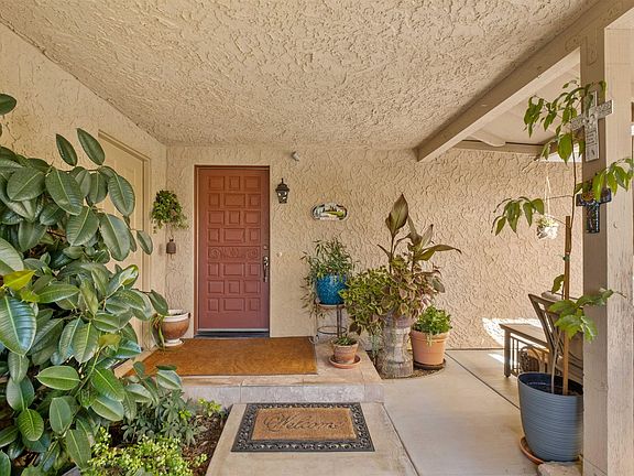 3rd image of 41501 Cambridge Ave