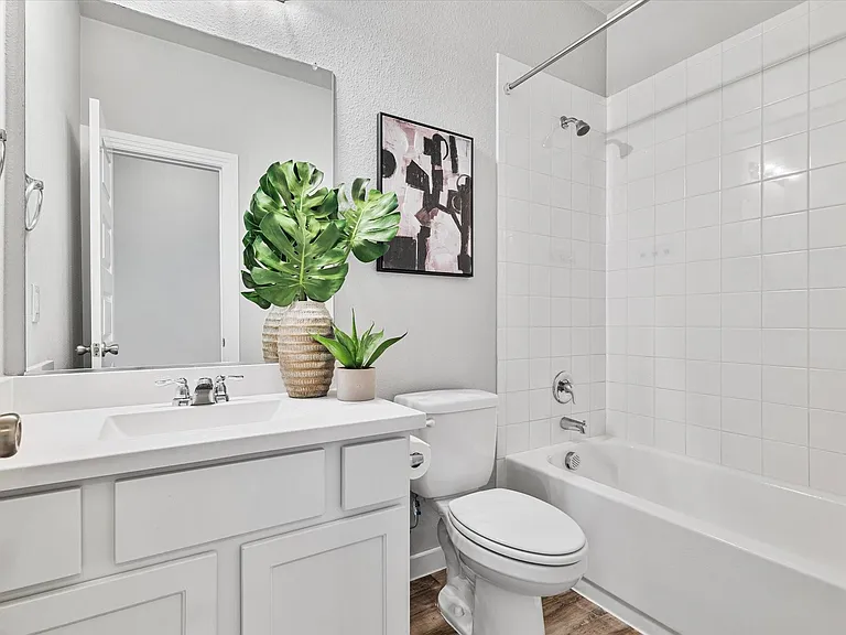 1100 Parkstone Dr — Photo 15