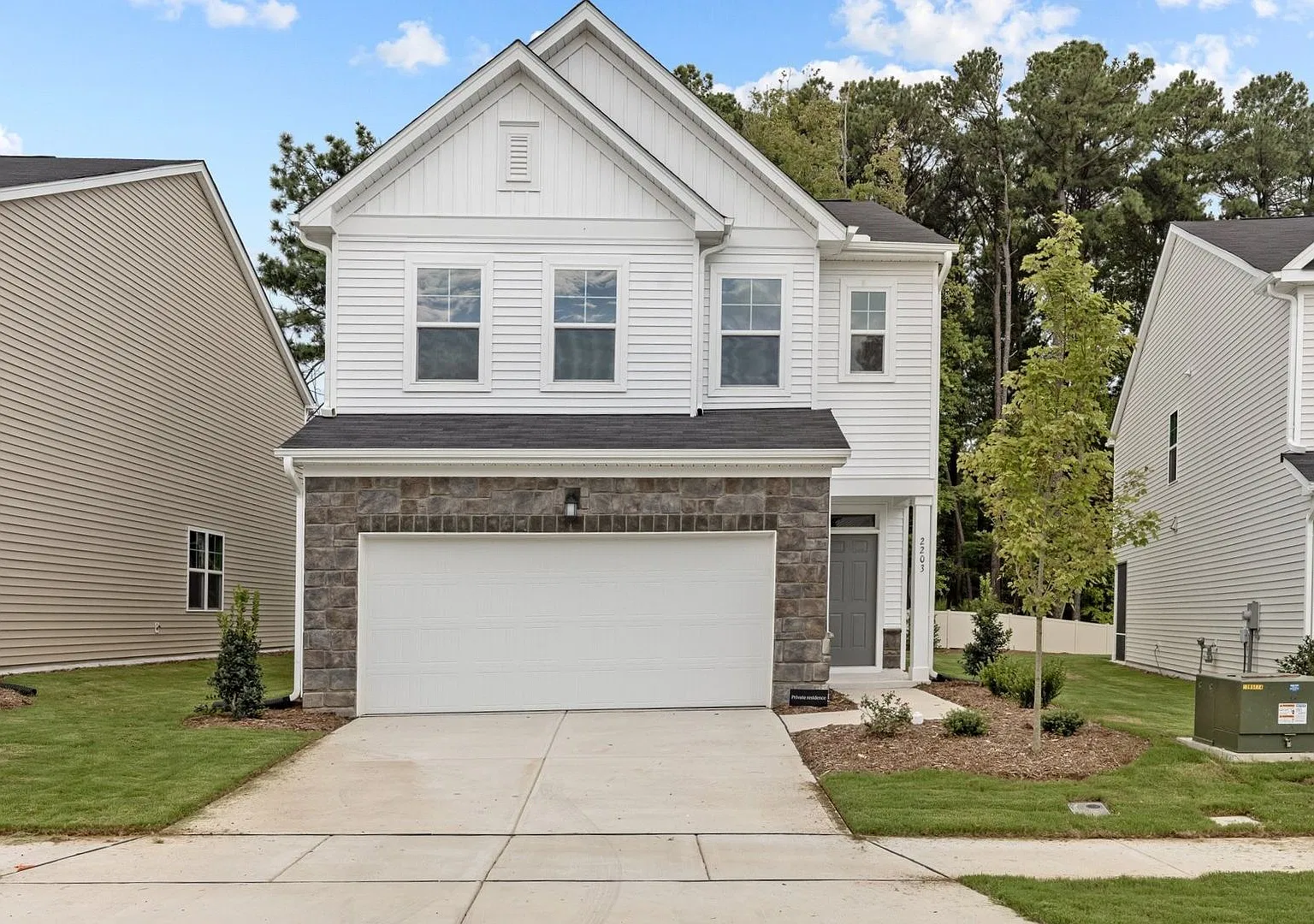 Gorgeous New Construction, 3 Bed, 2-Car Garage, Premium Finishes, SS Appliances, Gas Range, Free ... — Photo 1