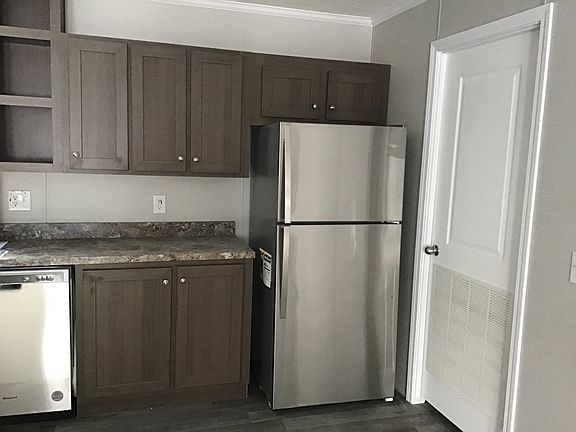 3rd image of 1525 Georgia St #144