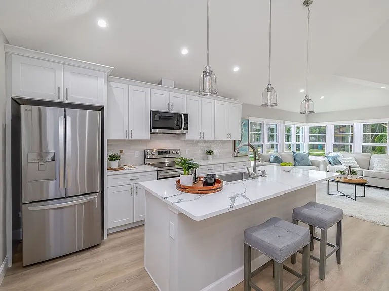 1209 E Washington St — Photo 10