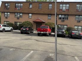 380 Front St, Secaucus, NJ