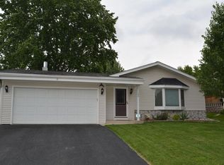 104 Shepard Ct, Mukwonago, WI 53149