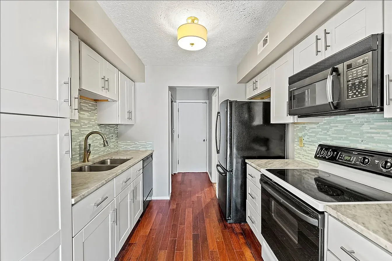 342 E Arch St — Photo 1
