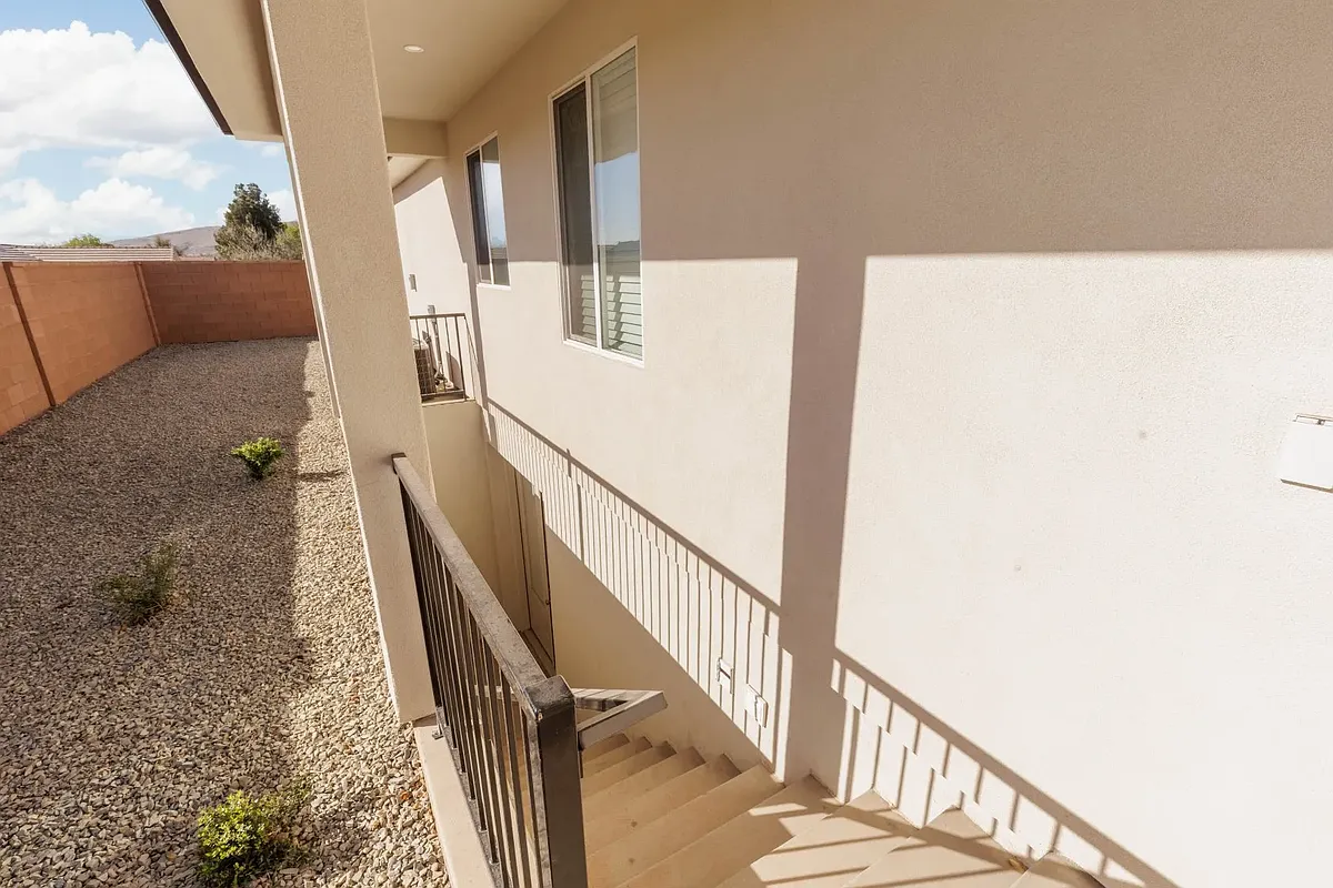 Building Photo - 528 E 900 S #B