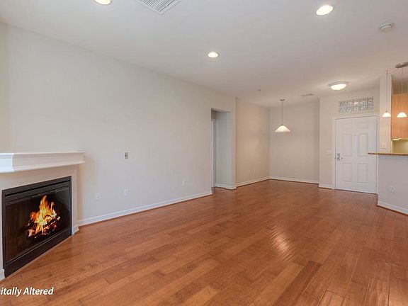 3rd image of 1465 C St Unit 3307