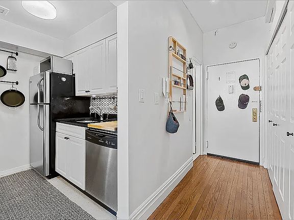 4th image of 154 W 70th St APT 11M
