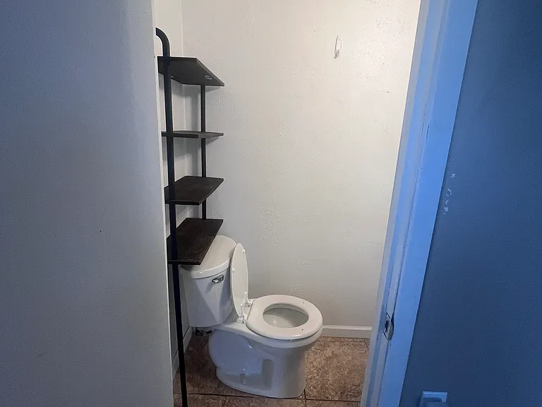 2409 Beechwood St — Photo 11