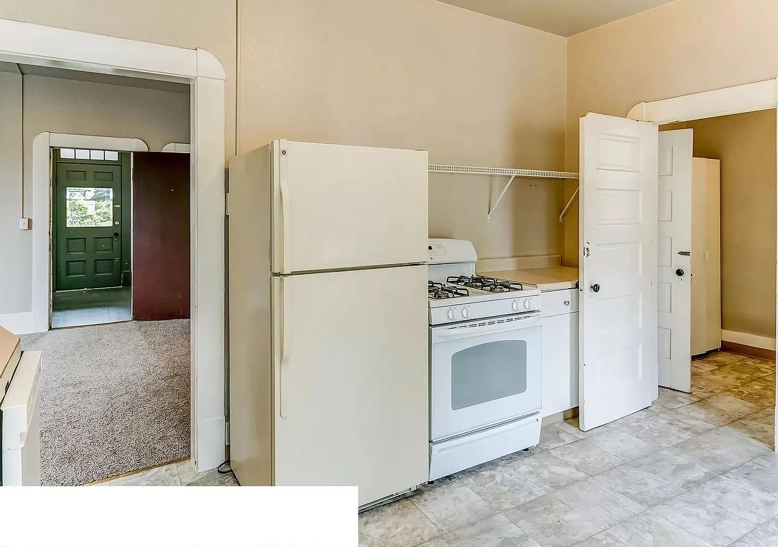 1 Block to WWU- Large Bedrooms- Large 6 Bedroom House Available in August!! — Photo 4