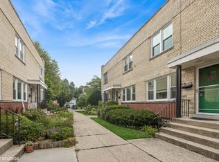 337 Wesley Ave APT C, Oak Park, IL 60302