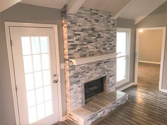 4th image of 203 Churchlawn Ct