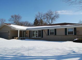 5232 Raven Dr, Greendale, WI 53129