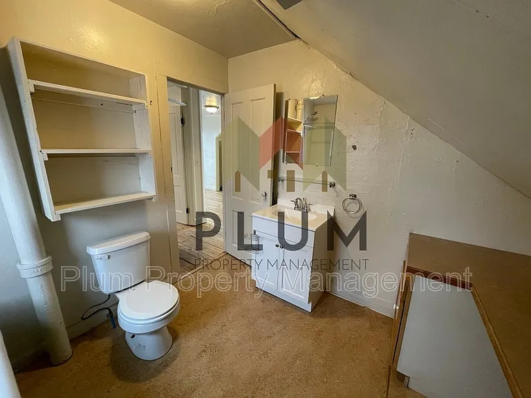 807 Bulwer St #B — Photo 10