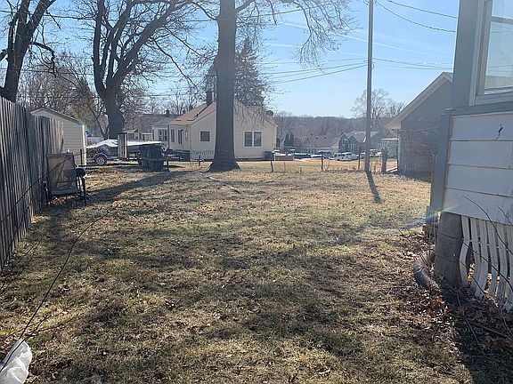 4th image of 4107 Grand Ave