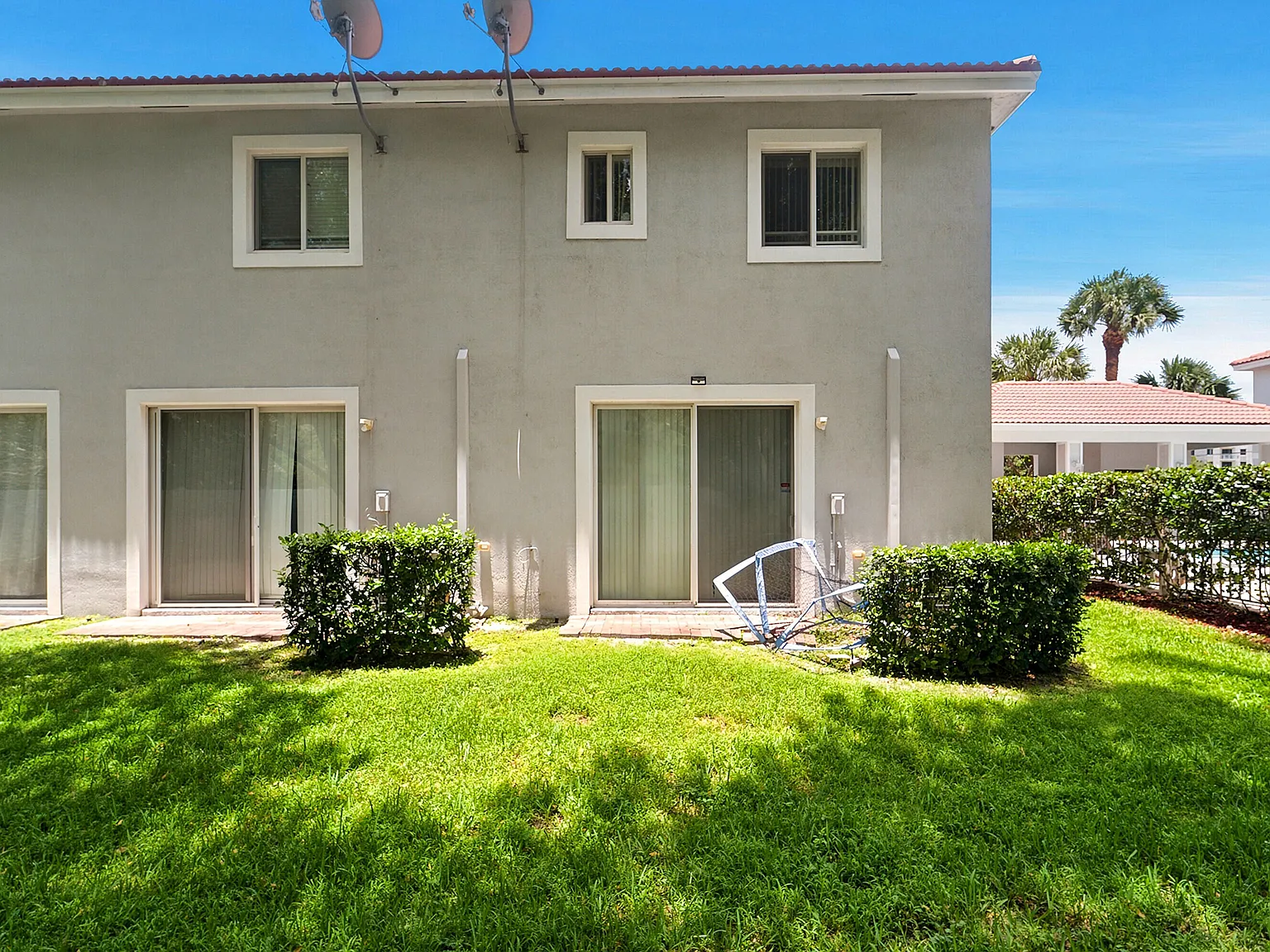 3 bed, 2.5 bath, 1688 sqft, $2,950 — Photo 2