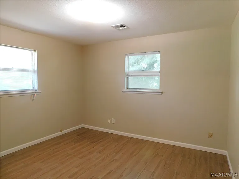 733 Gillespie St — Photo 23