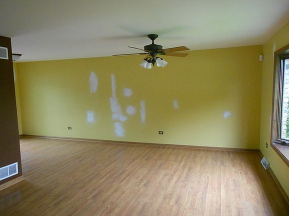 3rd image of 213 Barney Dr