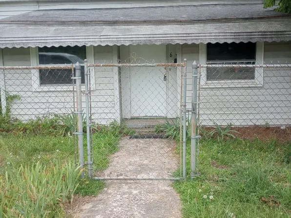 6 Wallace St, Laurens, SC 29360