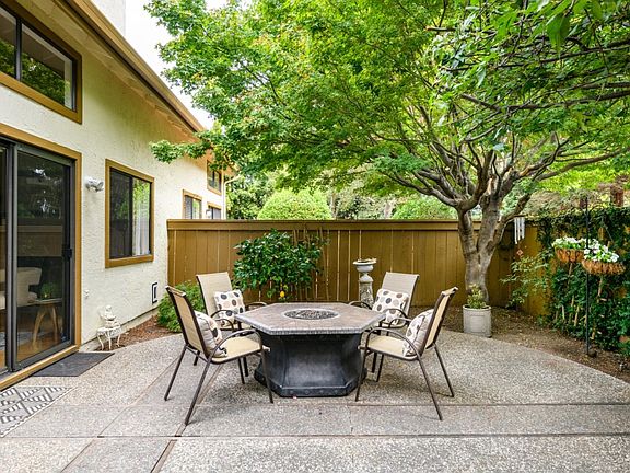 5th image of 1378 Keenan Way
