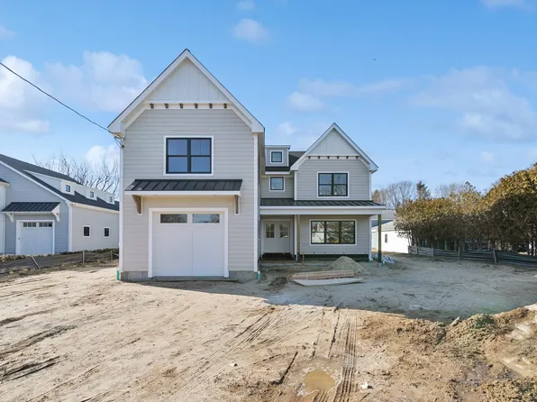 53 Phillips Ave, Speonk, NY 11972