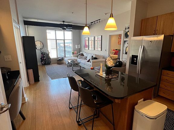 2nd image of 535 S Upper St APT 402