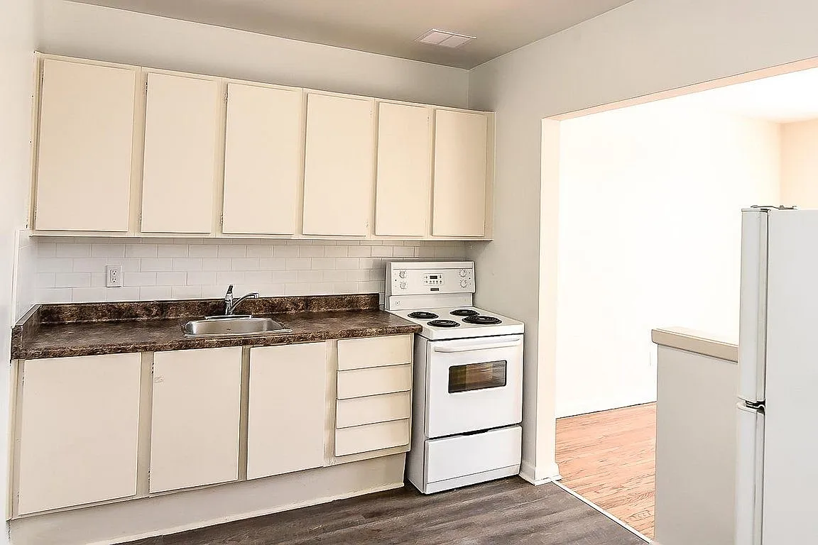 Southam Apartments — Photo 1