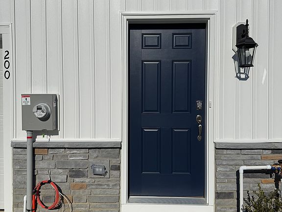 3rd image of 124 Essex Dr