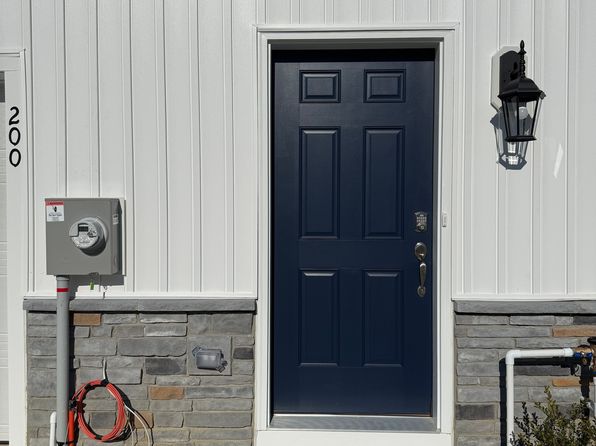 124 Essex Dr
