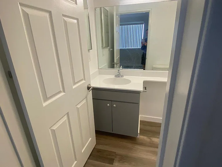 2310 Montrose Ave #3 — Photo 14