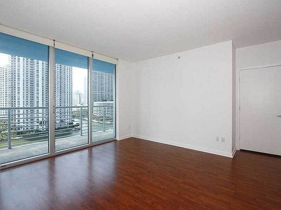 4th image of 325 Biscayne Blvd #1519
