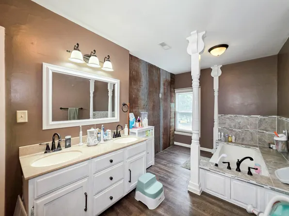 411 N 4th St, Battle Creek, NE 68715