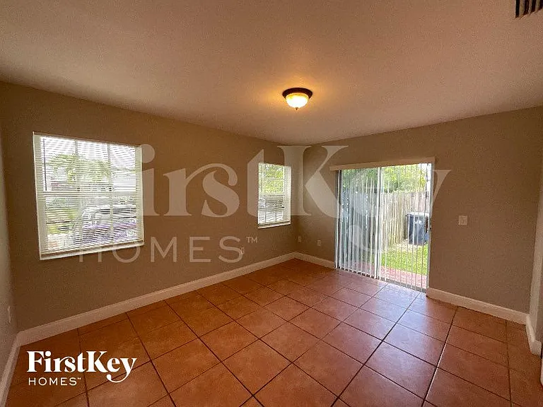 10352 SW 208th Ln — Photo 9