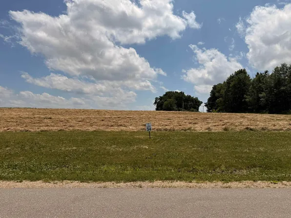34 Diane Bay, Merrimac, WI 53561