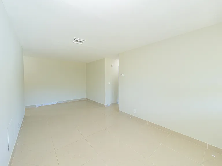Interior_938NorthernDr_LP_5_11142025