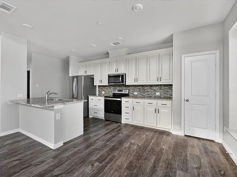 3434 Solana Cir — Photo 3