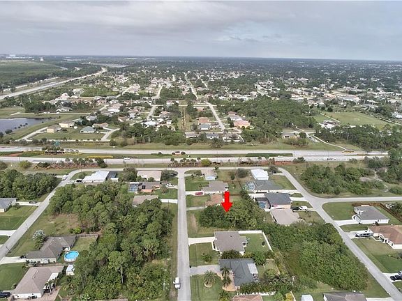 5th image of 4633 SW Dactyl St