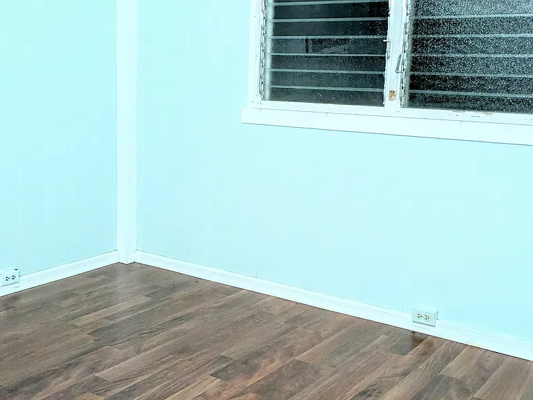 Masterbedroom with 1/2 bathroom