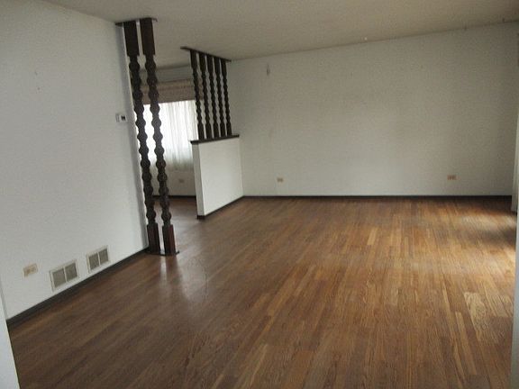 2nd image of 15649 Lorel Ave