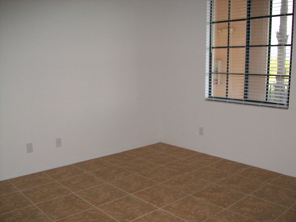 1st image of 900 E Marion Ave Unit 1209
