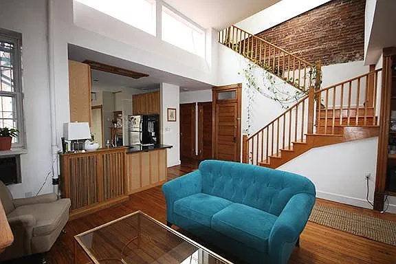 Middle room looking towards kitchen