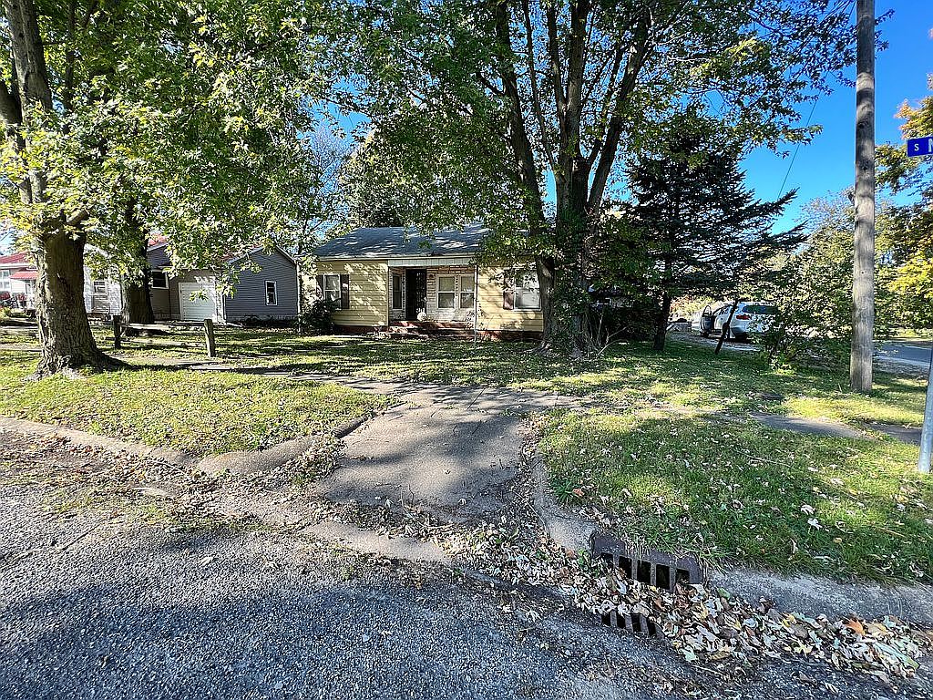 903 S Morse St, Roodhouse, IL 62082 Zillow