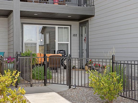 2nd image of 6825 Maple Leaf Dr #102