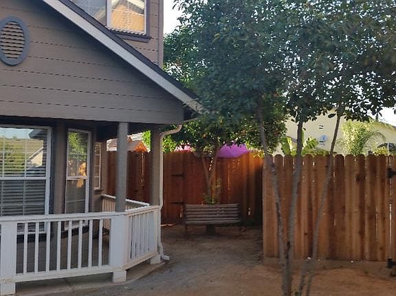 5th image of 2068 E Niles Ave