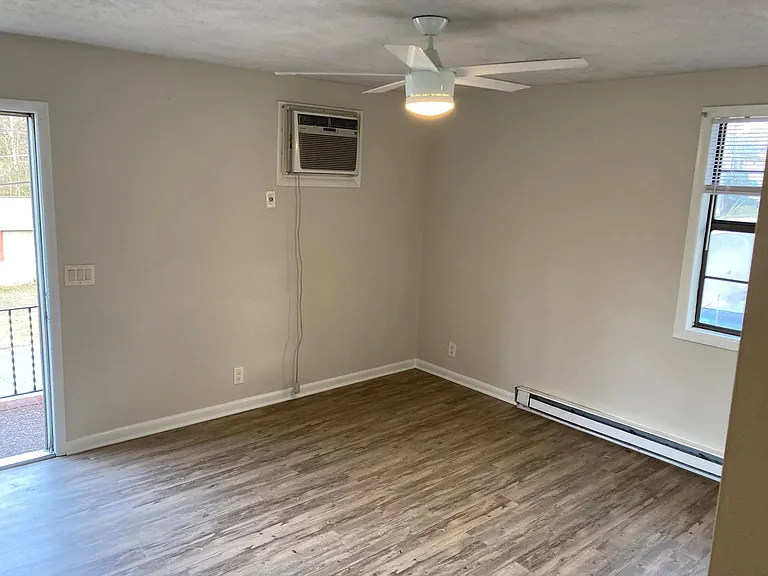 3346 Falls Creek Dr — Photo 3