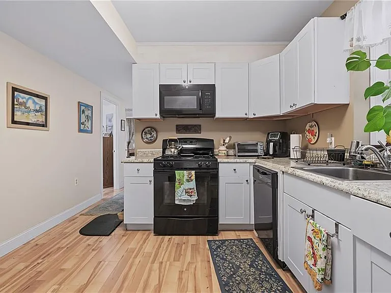 45 Oakwood Ave — Photo 42