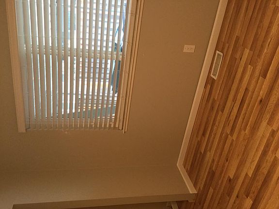 4th image of 2072 Town And Country Ln